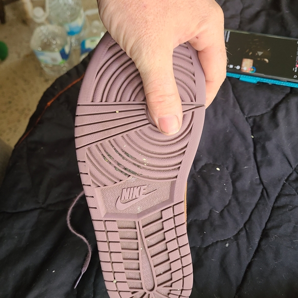 Nike Black and Pink Athletic Shoes main image 2